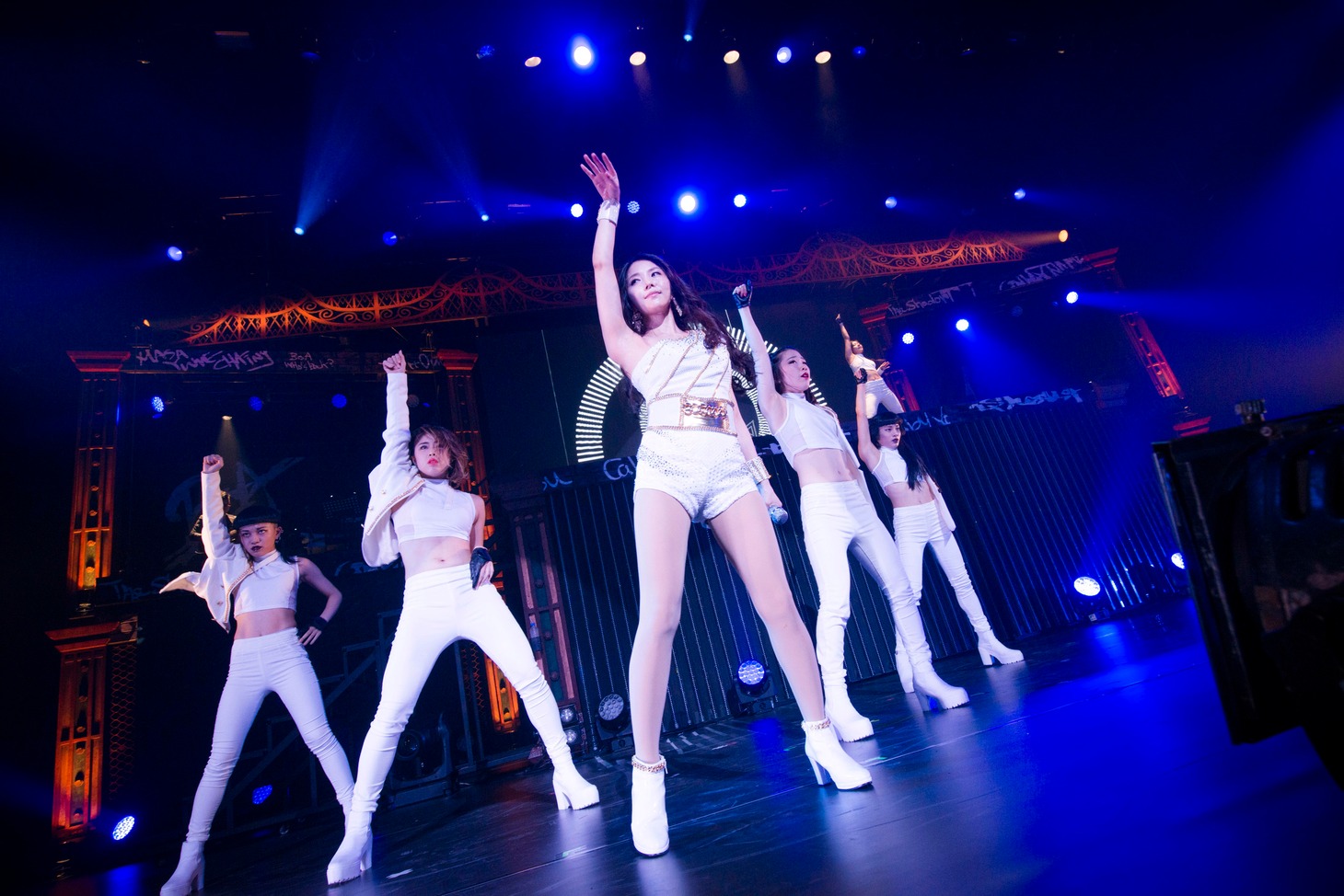 BoA「BoA LIVE TOUR 2014 ～WHO'S BACK ?～」東京公演の様子。