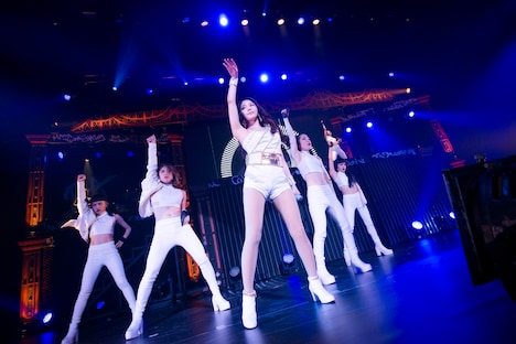 BoA「BoA LIVE TOUR 2014 ～WHO'S BACK ?～」東京公演の様子。