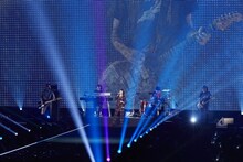 「TOKYO GIRLS COLLECTION 2014 AUTUMN / WINTER」での木村カエラのステージの様子。（撮影：ミヨシツカサ）