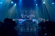 虹のコンキスタドール単独公演「中二病でもアイドルがしたい！」の様子。