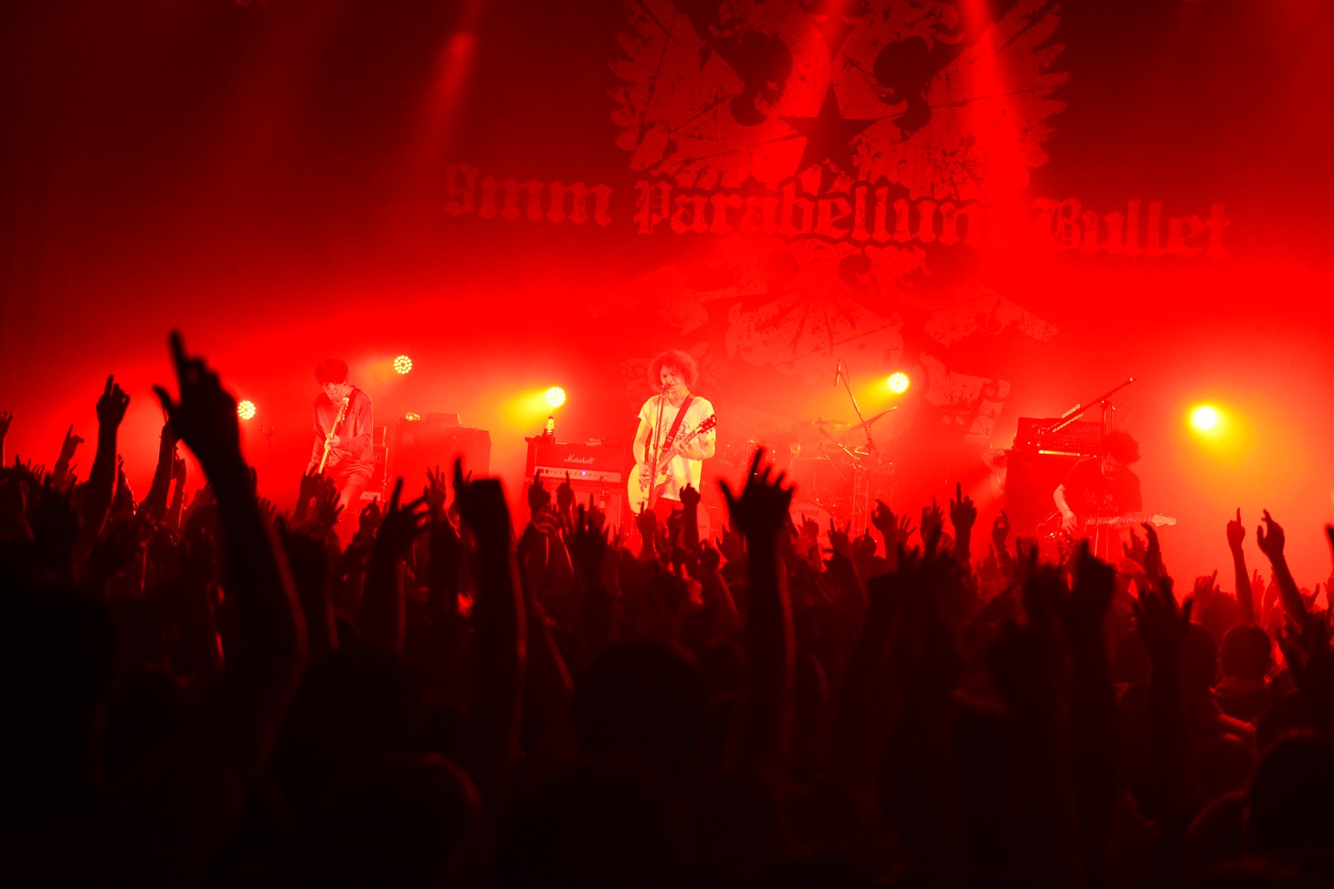 9mm Parabellum Bullet。写真は9月7日に東京・TSUTAYA O-EASTで実施された「カオスの百年 Vol.10」1日目の様子。 （撮影：橋本塁）