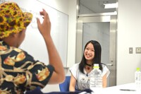 仲を深めるため、年下の中江はサ上を“上ちょ”と呼ぶことに。