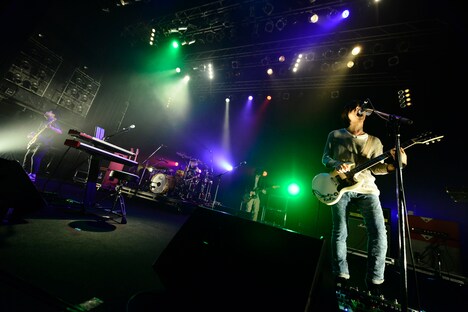 ストレイテナー。写真は9月7日に東京・TSUTAYA O-EASTで実施された「カオスの百年 Vol.10」1日目の様子。（撮影：橋本塁）