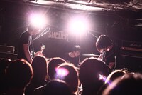 ゆれる「ユレルミューティレーション」東京・下北沢SHELTER公演の様子。