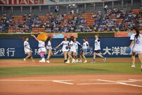 ダイヤモンドに集まるSHOWROOMドリームチーム。