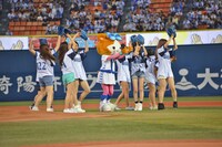 健闘を称え合うSHOWROOMドリームチーム。