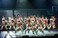 「AKB49～恋愛禁止条例～」ゲネプロの様子。 (c)元麻布ファクトリー・宮島礼史 / 講談社(c)AKS