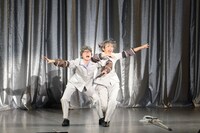 「AKB49～恋愛禁止条例～」ゲネプロの様子。 (c)元麻布ファクトリー・宮島礼史 / 講談社(c)AKS