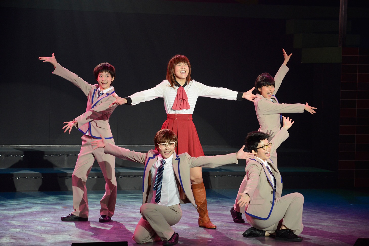 「AKB49～恋愛禁止条例～」ゲネプロの様子。 (c)元麻布ファクトリー・宮島礼史 / 講談社(c)AKS