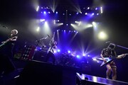 TOTALFAT。写真は9月8日に東京・TSUTAYA O-EASTで実施された「カオスの百年 Vol.10」2日目の様子。 （撮影：橋本塁[SOUND SHOOTER]）