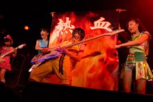 Gacharic Spinによるライブの様子。