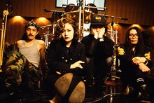 PERSONZ「ALL TIME BEST」ブックレットやバックインレイに掲載される過去の秘蔵写真。