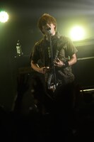 TAKUMA（10-FEET / Vo, G）。写真は9月9日に東京・TSUTAYA O-EASTで実施された「カオスの百年 Vol.10」3日目の様子。 （撮影：橋本塁[SOUND SHOOTER]）