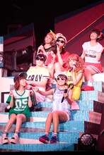 Berryz工房（「Berryz工房デビュー10周年記念スッペシャルコンサート2014 Thank you ベリキュー！in 日本武道館［後編］」の様子）。