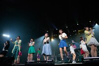 Berryz工房と℃-ute（「℃-ute（910）の日スペシャルコンサート2014 Thank you ベリキュー！in 日本武道館［前編］の様子）。