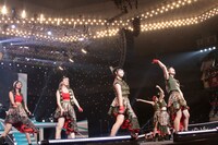 Berryz工房（「Berryz工房デビュー10周年記念スッペシャルコンサート2014 Thank you ベリキュー！in 日本武道館［後編］」の様子）。