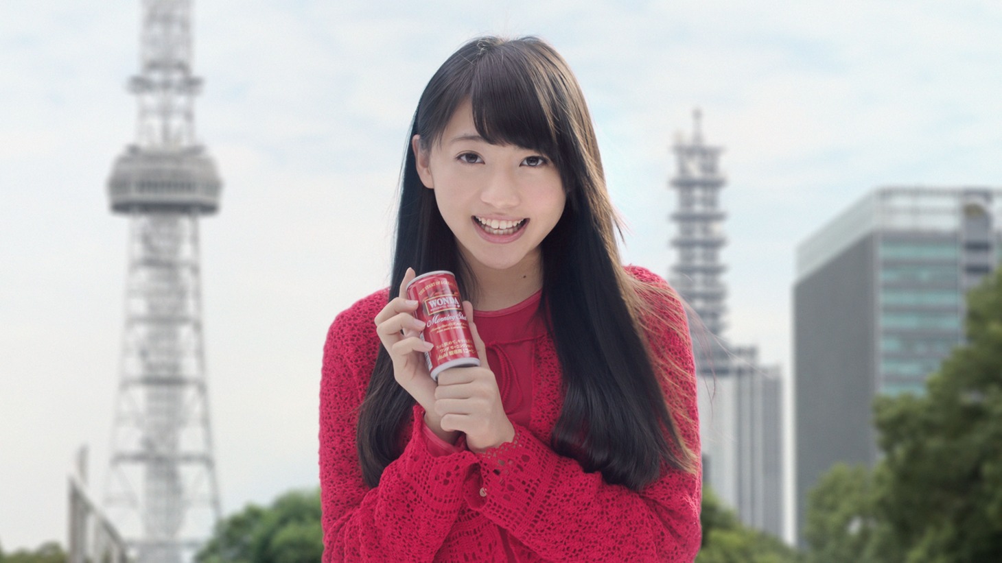 アサヒ飲料「ワンダ モーニングショット“おはよう編”」CMでの木崎ゆりあ。