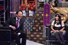 「有吉反省会」収録の様子。左が有吉弘行、右が柴田阿弥。 (c)日本テレビ