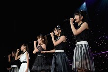「AKB48全国ツアー2014『あなたがいてくれるから～残り27都道府県で会いましょう～』」京都・宇治市文化センターの様子。（c）AKS