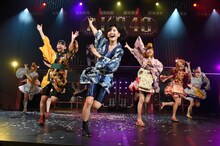 「AKB48全国ツアー2014『あなたがいてくれるから～残り27都道府県で会いましょう～』」京都・宇治市文化センターの様子。（c）AKS