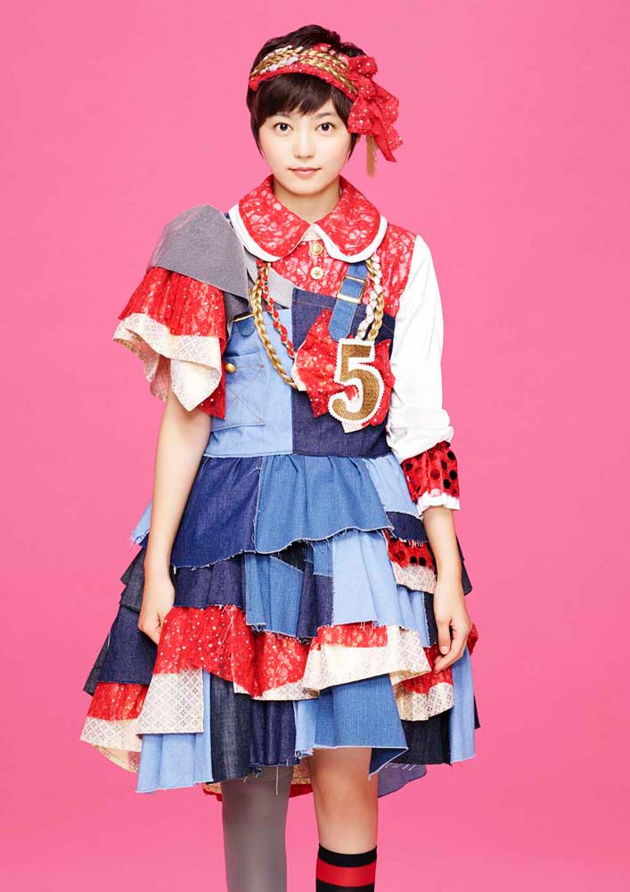 安本彩花