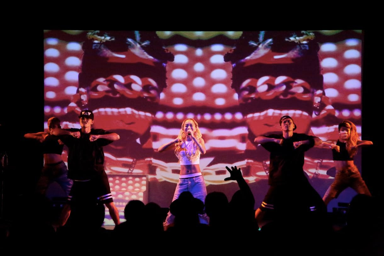 青山テルマ「Lonely Angel 2014 Supported by uP!!!」東京公演の様子。