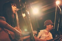 ti-ti.uuのライブの様子。（撮影：西槇太一）