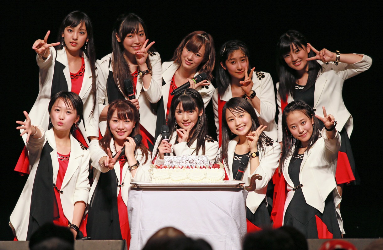 モーニング娘。'14 誕生日記念ライブ「18年目もいきまっしょい！」のフォトセッションの様子。