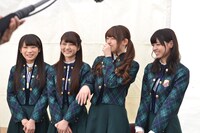 左から秋元真夏、若月佑美、松村沙友理、西野七瀬。