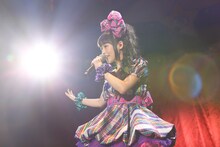 「上坂すみれ決起集会 vol.8 病み・病みヤングパラダイス」の様子。