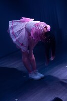 決意を語り頭を下げる苺りなはむ。