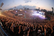 ONE OK ROCK「Mighty Long Fall at Yokohama Stadium」の様子。