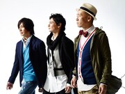 CURIO。左からBRITAIN（Dr）、NOB（Vo, Sax）、AJ（G）。