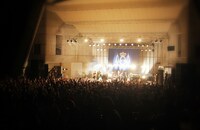 ライブ中の会場の様子。（撮影：積紫乃）