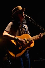 Curly Giraffe（撮影：前原猛）