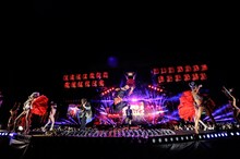 「氣志團万博2014」の氣志團のステージの様子。（撮影：釘野孝宏）