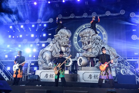 「氣志團万博2014」の氣志團のステージの様子。（撮影：釘野孝宏）