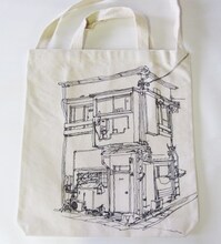 「THEラブ人間リリースツアー『下北沢にて'14』」グッズのトートバッグ。