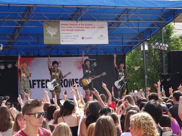 DISH//のライブの様子。