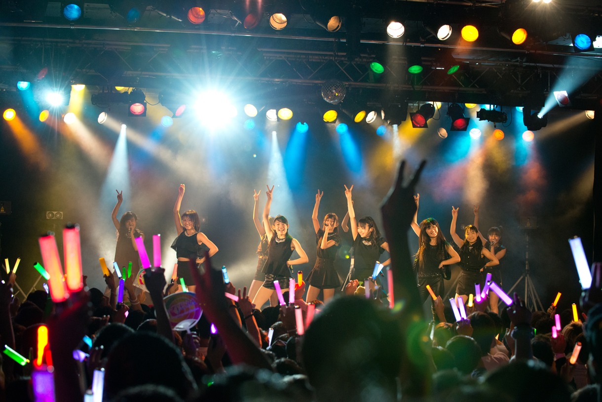 「GEM Live Mixture2014 初ワンマン!! ～夢に輝け！Go for it★～」第1部の様子。