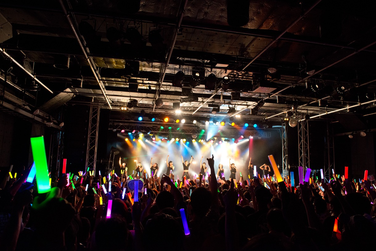 「GEM Live Mixture2014 初ワンマン!! ～夢に輝け！Go for it★～」第1部の様子。