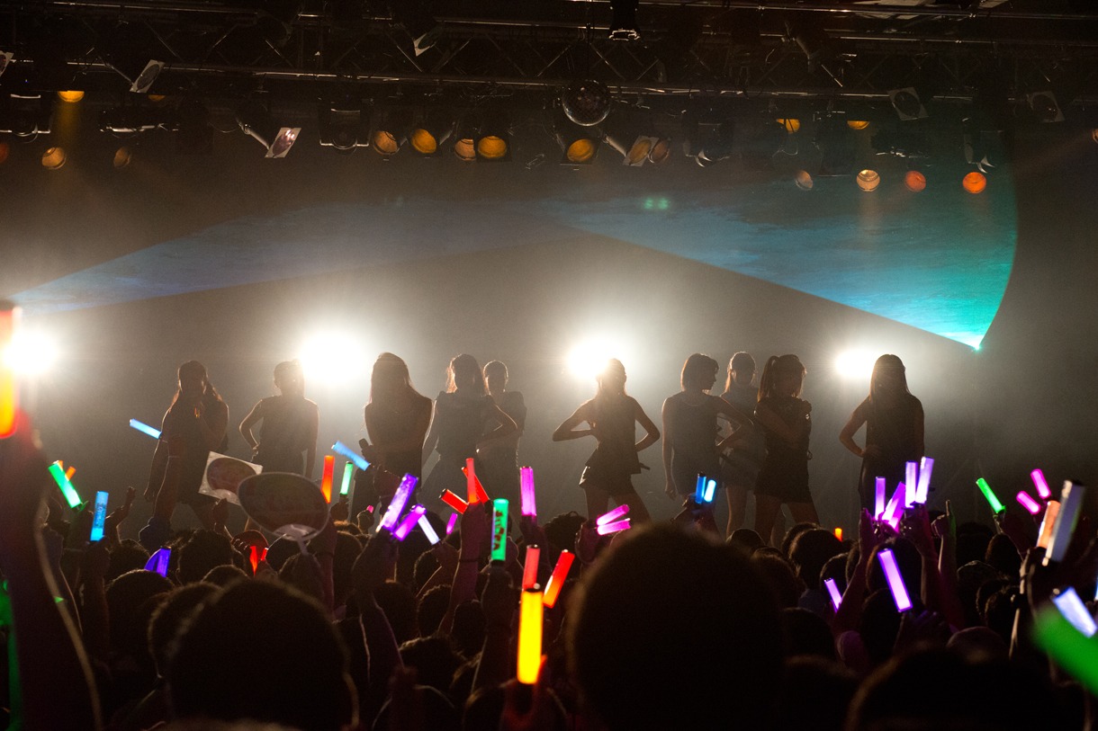 「GEM Live Mixture2014 初ワンマン!! ～夢に輝け！Go for it★～」第1部の様子。