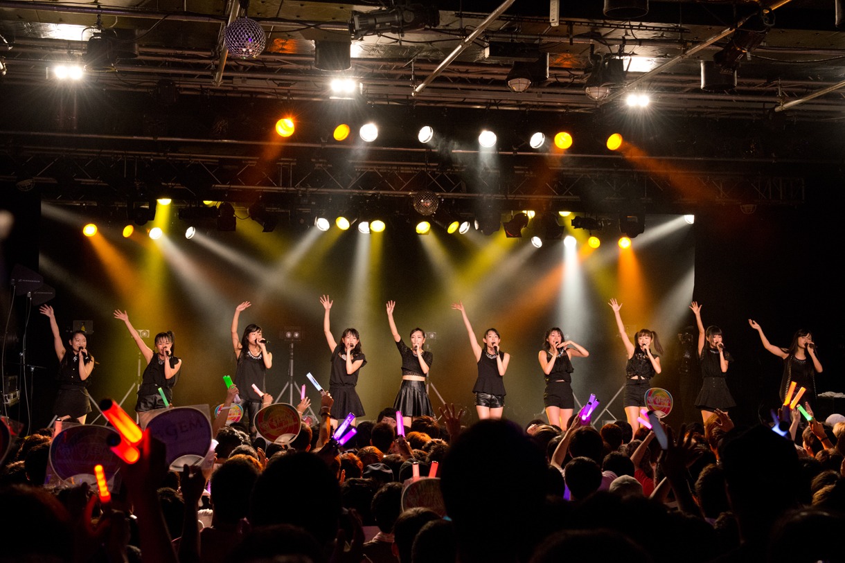 「GEM Live Mixture2014 初ワンマン!! ～夢に輝け！Go for it★～」第1部の様子。