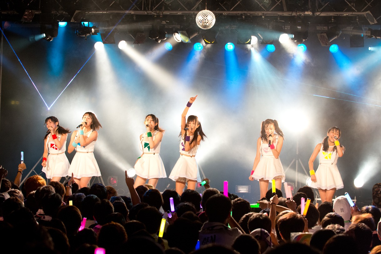 「GEM Live Mixture2014 初ワンマン!! ～夢に輝け！Go for it★～」第2部の様子。
