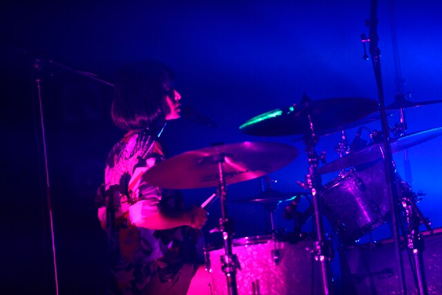 ほな・いこか（Dr）（撮影：橋本塁）