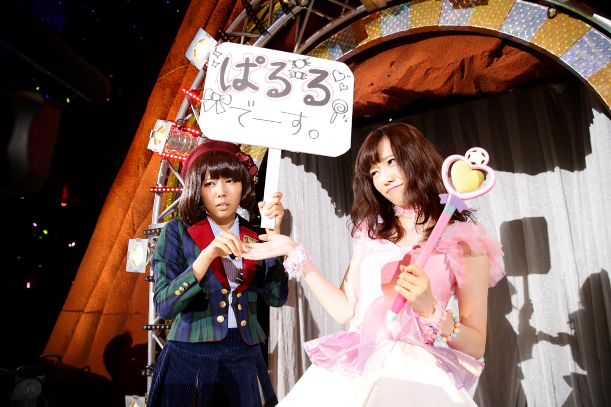 中村麻里子の入場の様子。 (c)AKS