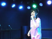 畑中葉子「後から前からBOX ソロ・デビュー 35th Anniversary Special」発売記念イベント、ミニライブの模様。