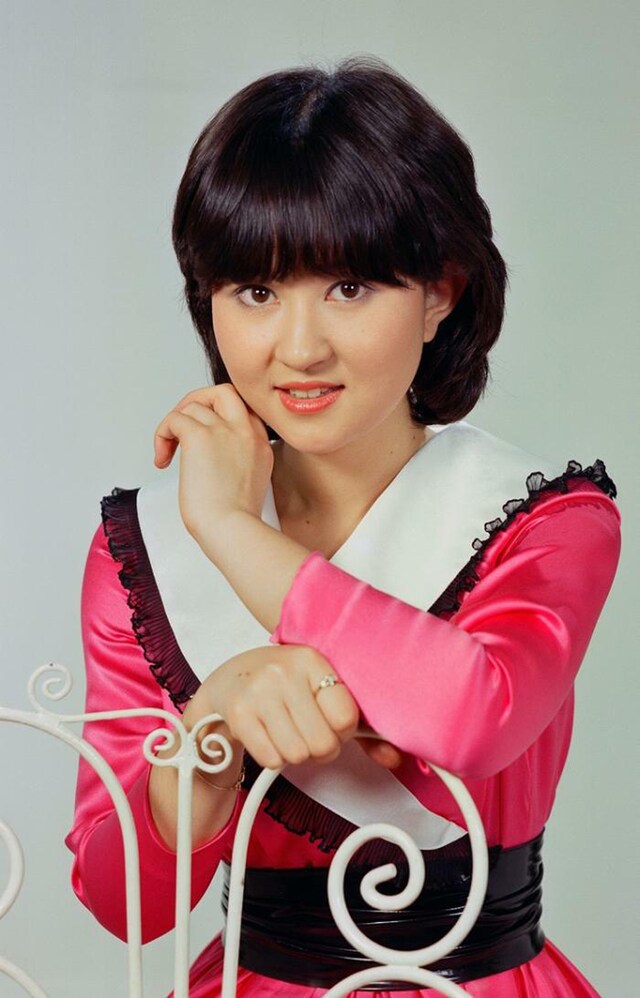 マルベル堂で販売された畑中葉子のプロマイド写真。(c)マルベル堂