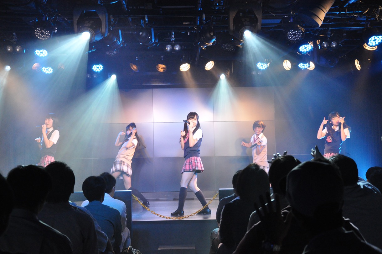 LinQ定期公演の様子。