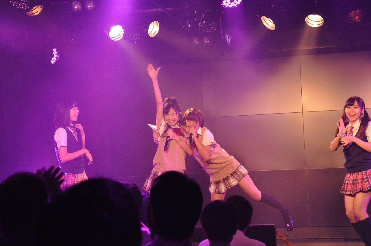 LinQ定期公演の様子。